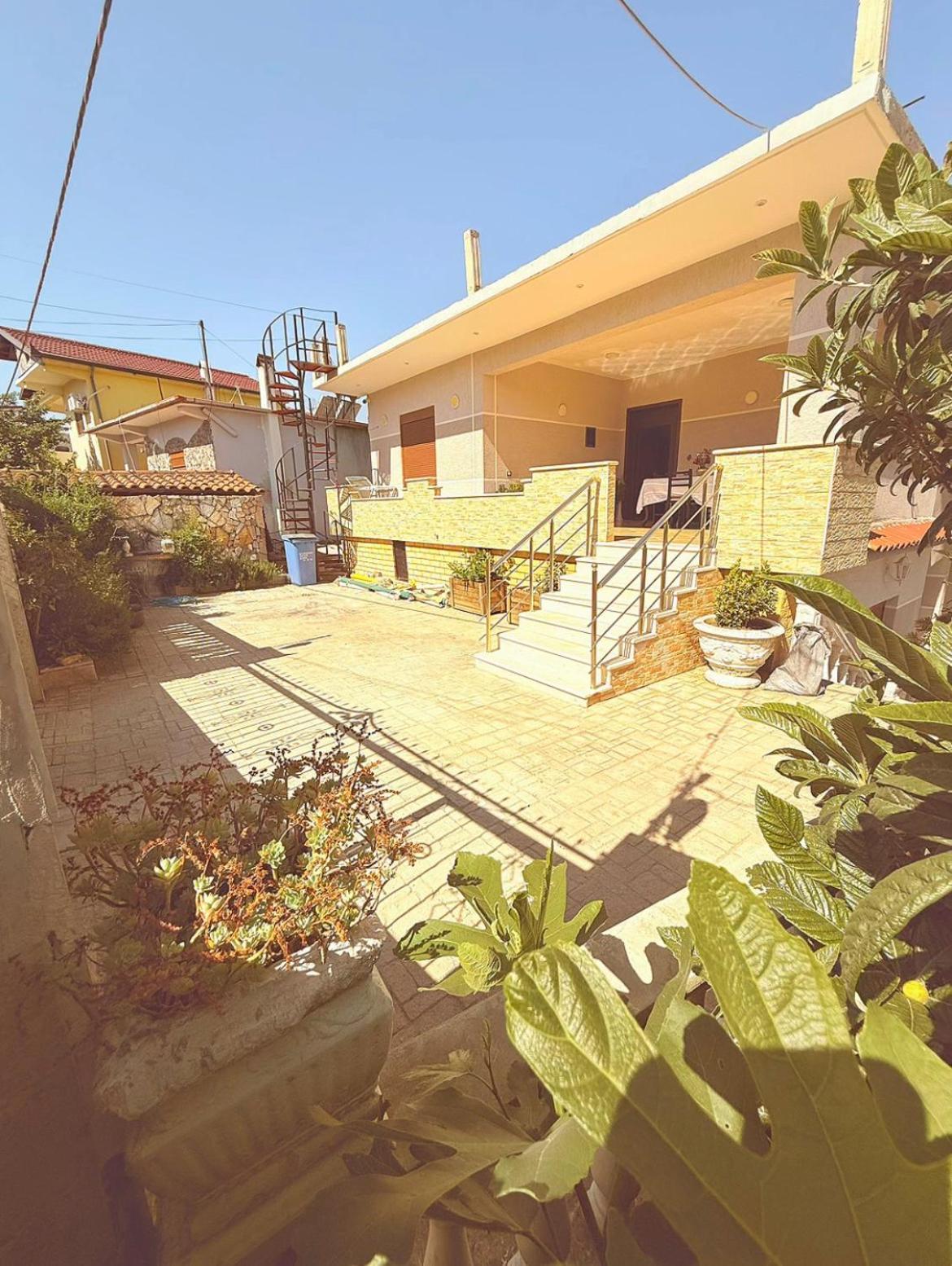 Anel'S Guesthouse Berati Exterior foto
